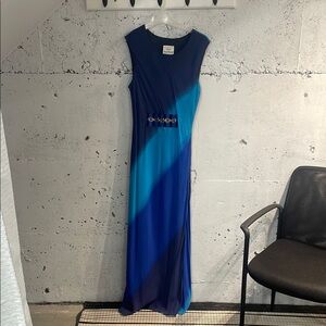 Elegant Blue Gradient Maxi Dress